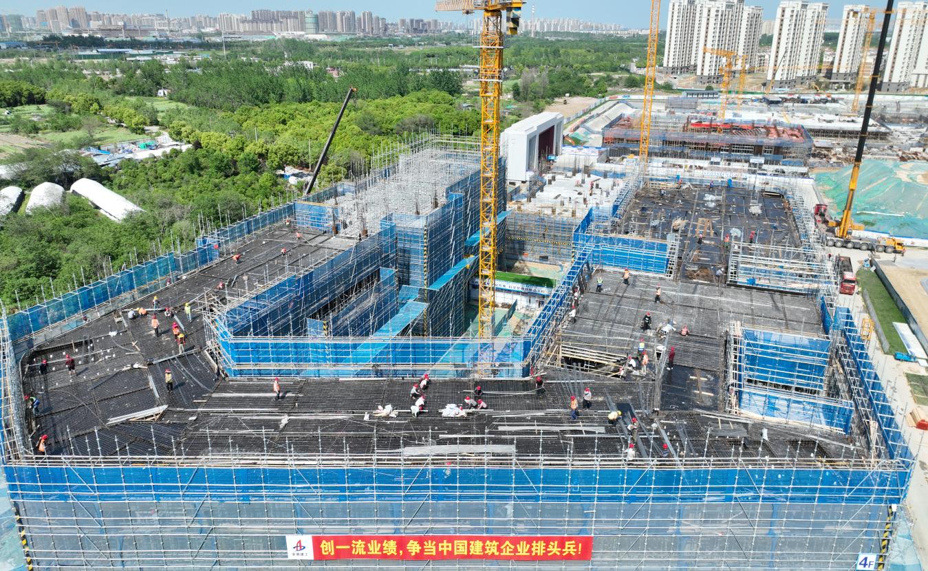 安徽三建合肥一中淝河校区项目。。。。。。。皇家国际供图